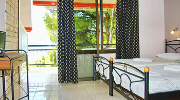 Lions2 Studios And Apartments Askeli Bagian luar foto