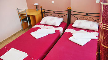 Lions2 Studios And Apartments Askeli Bagian luar foto