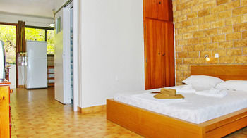 Lions2 Studios And Apartments Askeli Bagian luar foto