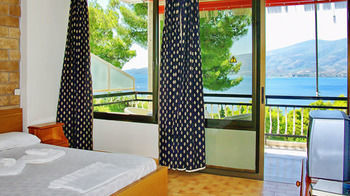 Lions2 Studios And Apartments Askeli Bagian luar foto