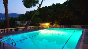 Lions2 Studios And Apartments Askeli Bagian luar foto